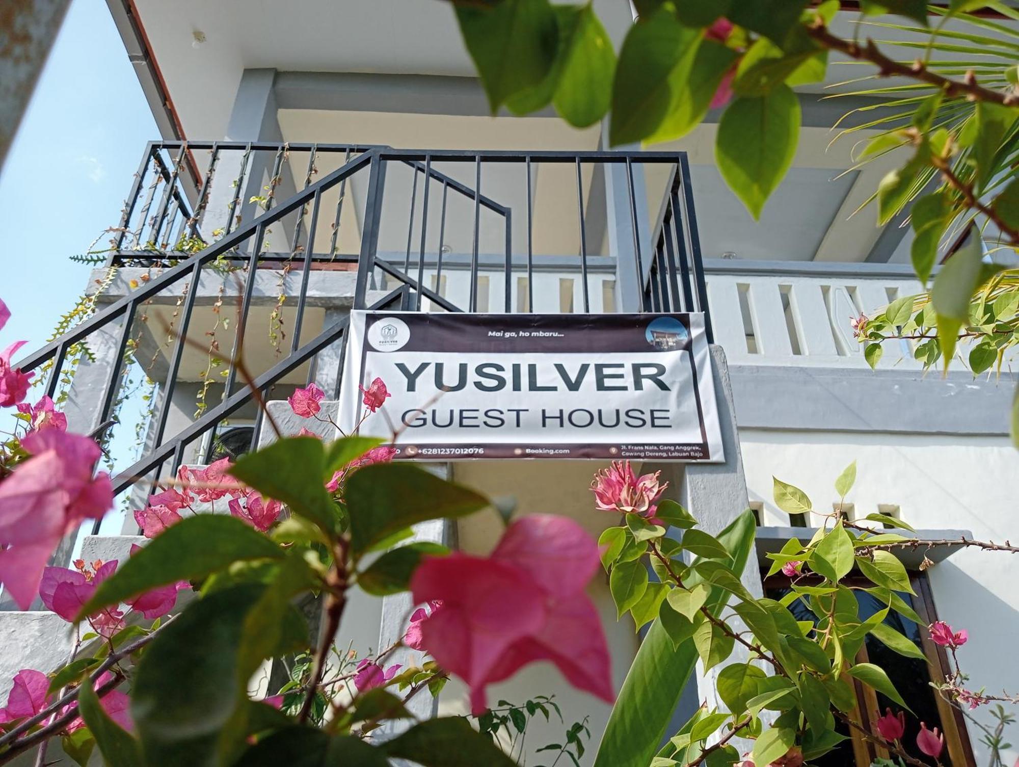 Yusilver Guest House ラブハン・バジョ エクステリア 写真
