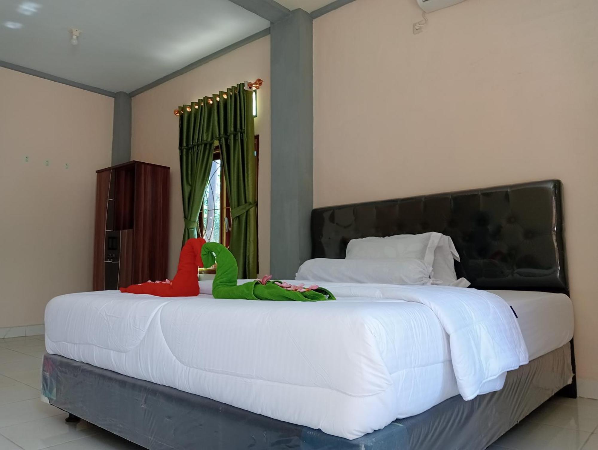Yusilver Guest House ラブハン・バジョ エクステリア 写真
