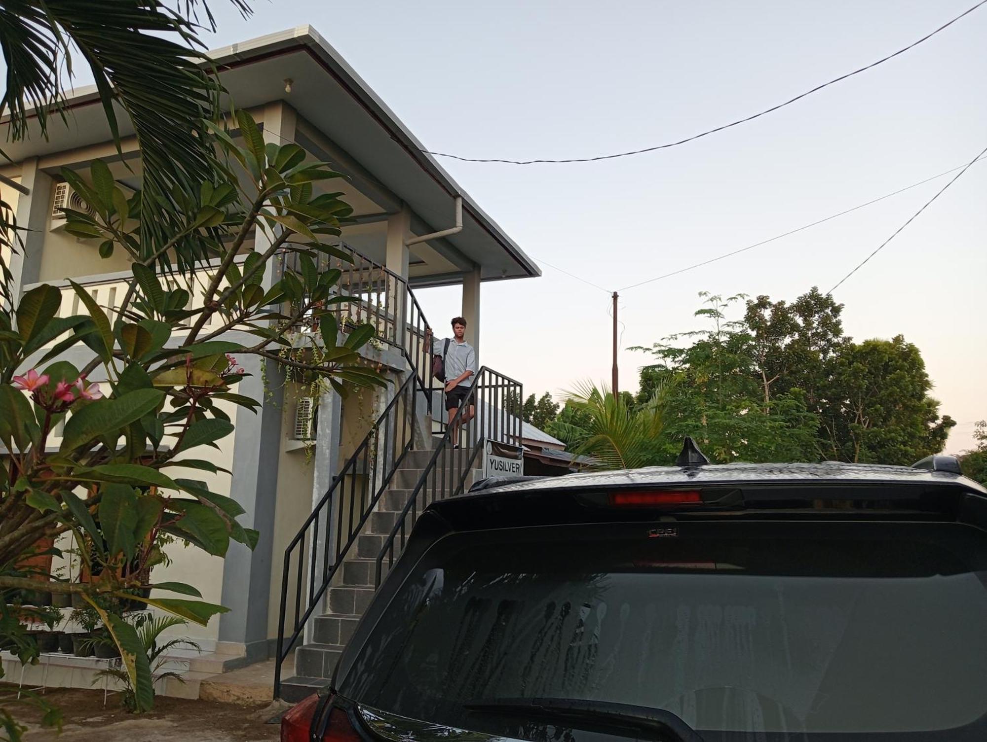 Yusilver Guest House ラブハン・バジョ エクステリア 写真